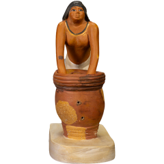 Statue of a Woman Making Beer - 10*15*26 cm 
